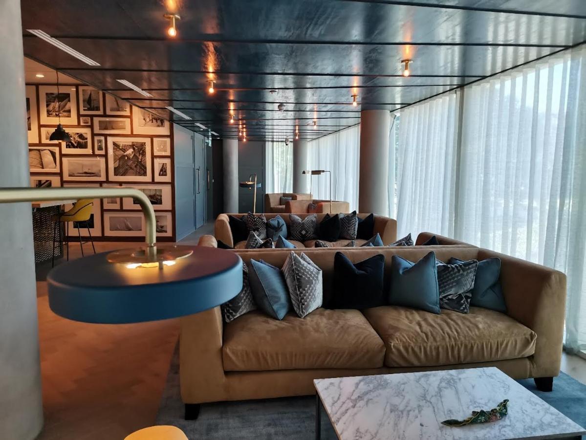 Charles Hope Canary Wharf South Quay Лондон Екстериор снимка