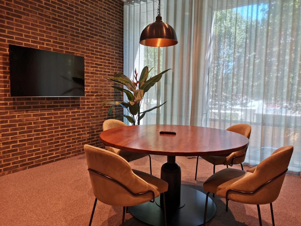Charles Hope Canary Wharf South Quay Лондон Екстериор снимка