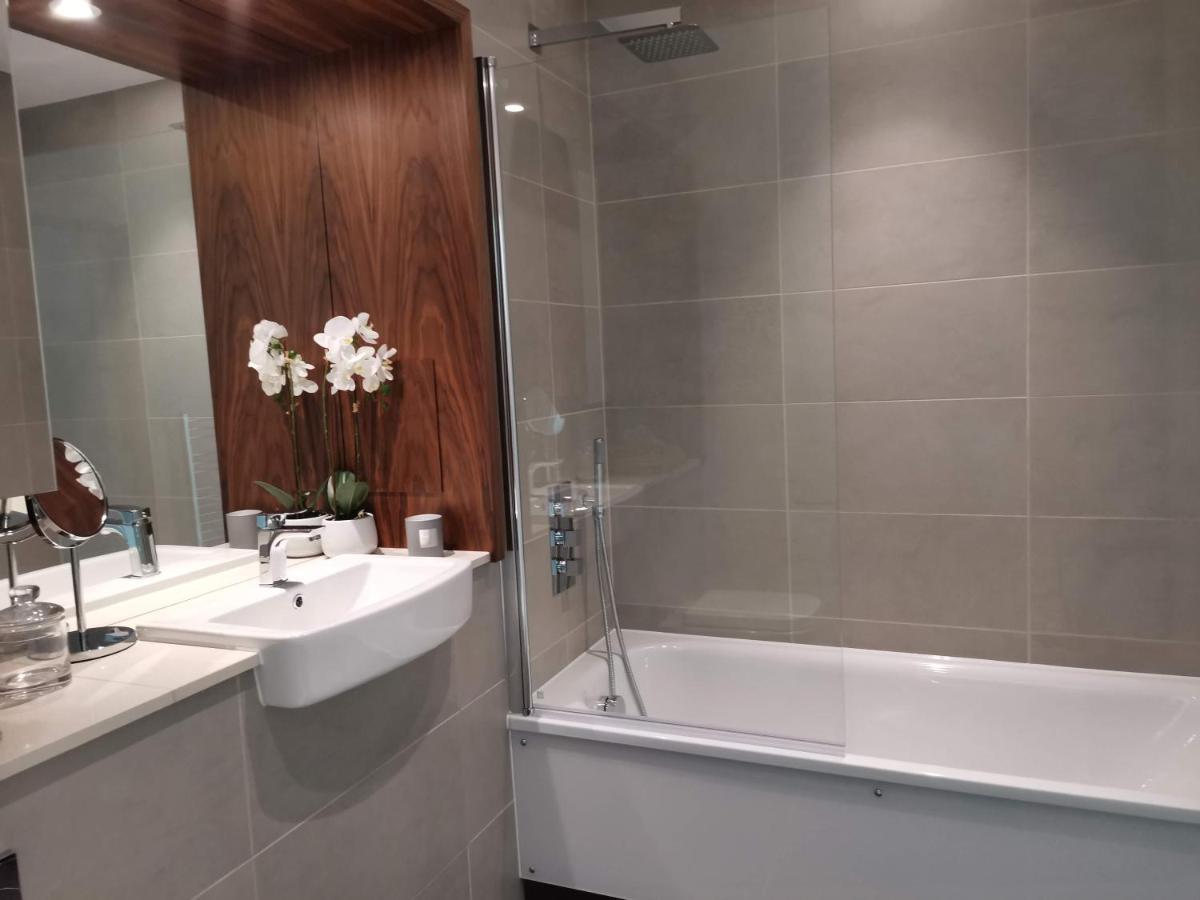 Charles Hope Canary Wharf South Quay Лондон Екстериор снимка