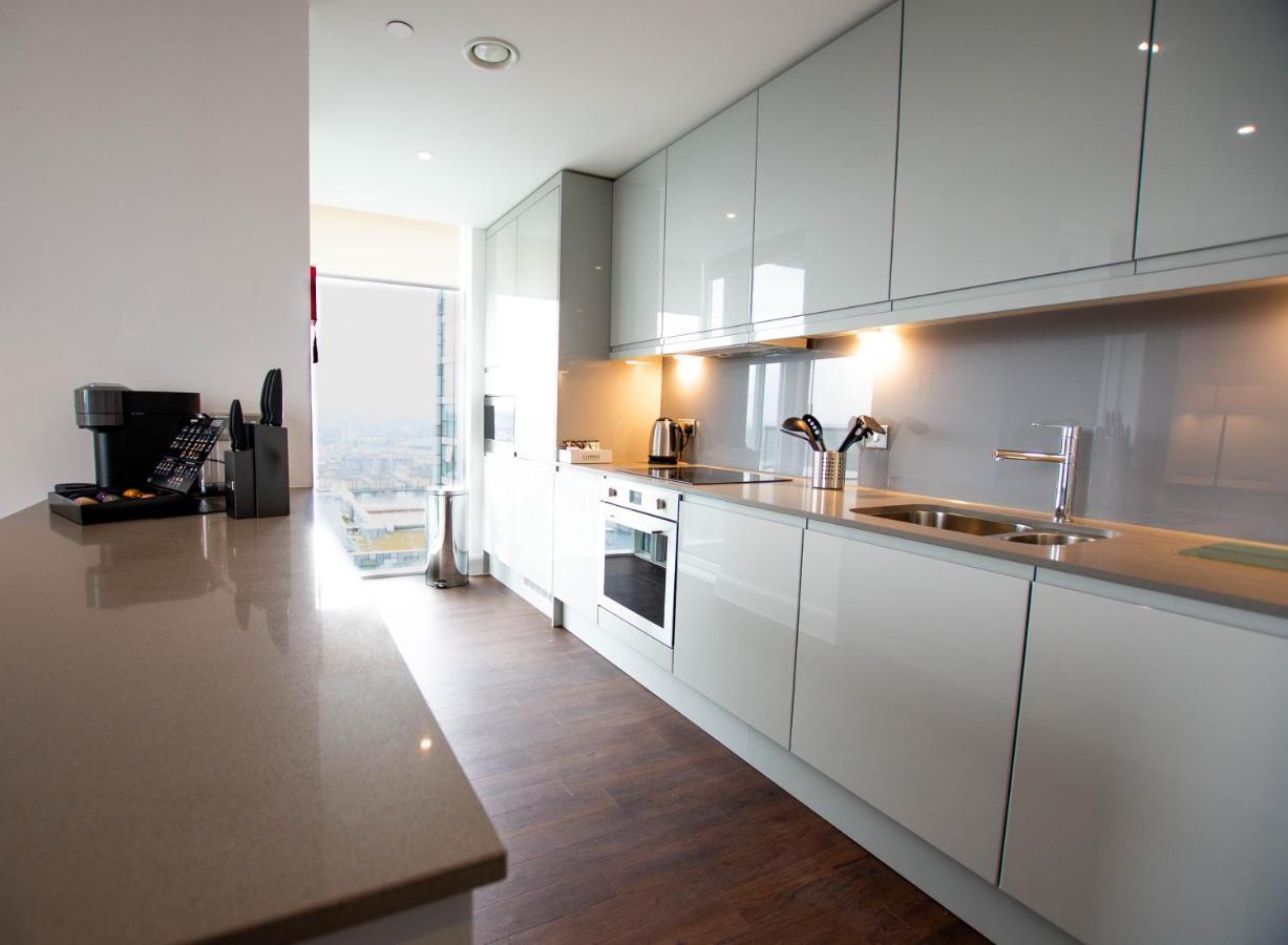 Charles Hope Canary Wharf South Quay Лондон Екстериор снимка